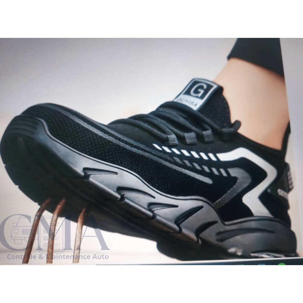 Low-Cut Safety Shoes: Comfort, Protection, and Freedom of Movement